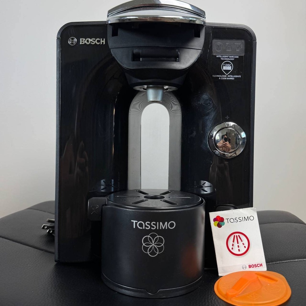 Bosch Tassimo Single Serve Coffee Maker TAS5542UC/02 Black Silver 1300W
